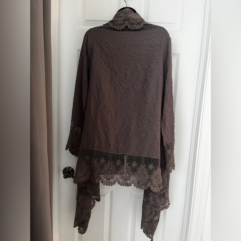 Paparazzi Lace Trimmed taupe gray Cape cardigan cover size M - Picture 6 of 16